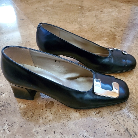 Jones New York Heels | Black Leather Pumps | Size 5 - Picture 5 of 11
